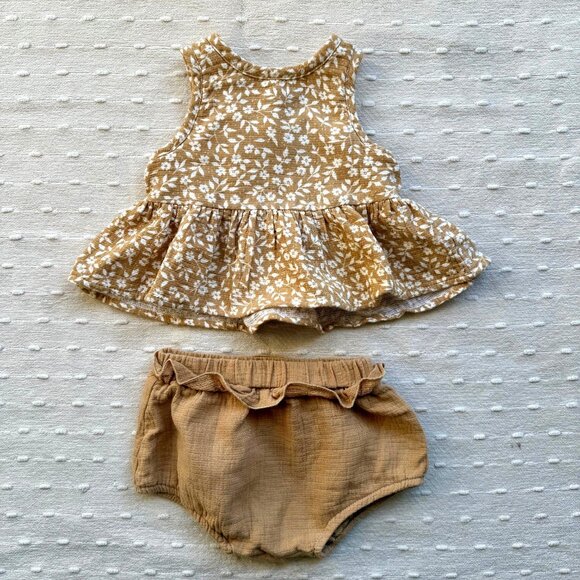 Quincy Mae Other - Quincy Mae Peplum Set with bloomer 18-24 months